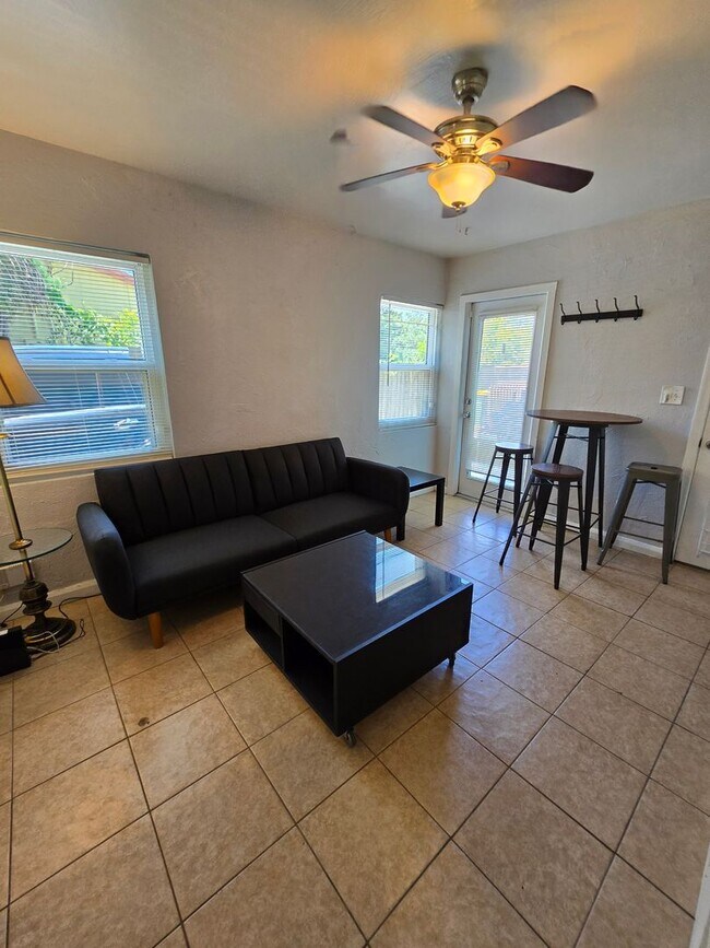 Building Photo - 1148 Highland St