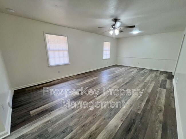 Building Photo - 3465 Melrose Dr