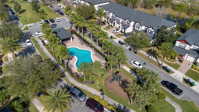 Building Photo - 10494 Park Commons Dr