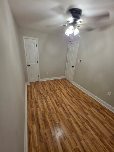 Building Photo - 2126 Kennedy St