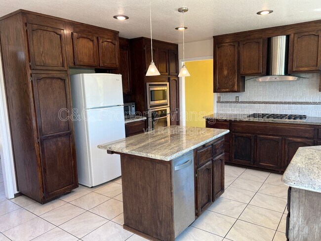 Building Photo - 293 Saybrook Way