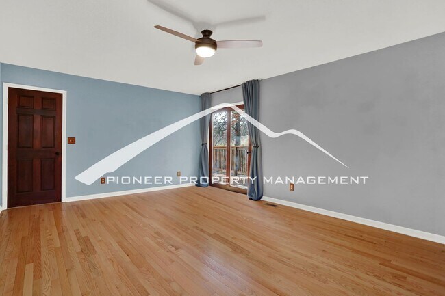 Building Photo - 5 bedroom, 3.5 bath home in North West Colorado Springs