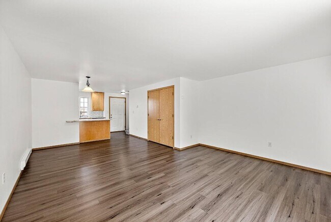 Building Photo - Ewert 3010