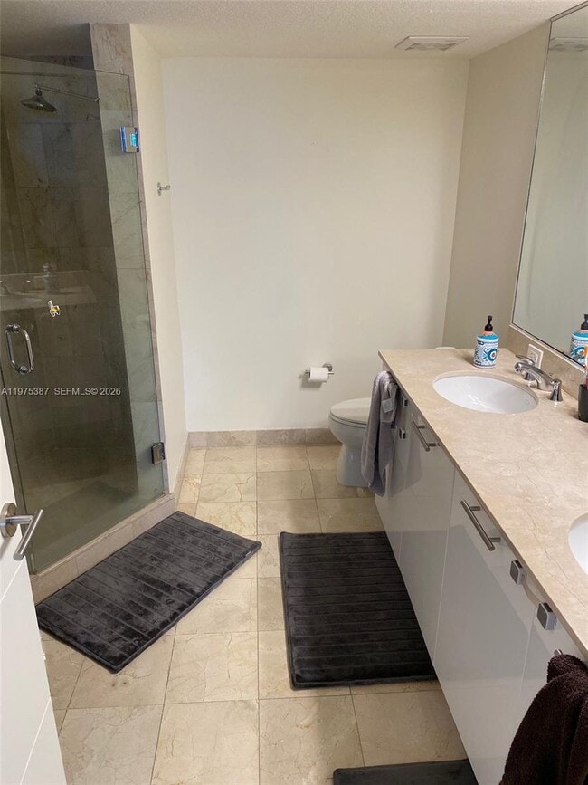 Building Photo - 1800 N Bayshore Dr