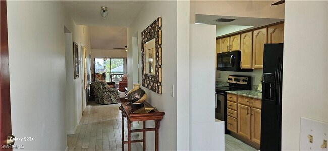 Building Photo - 15140 Riverbend Blvd