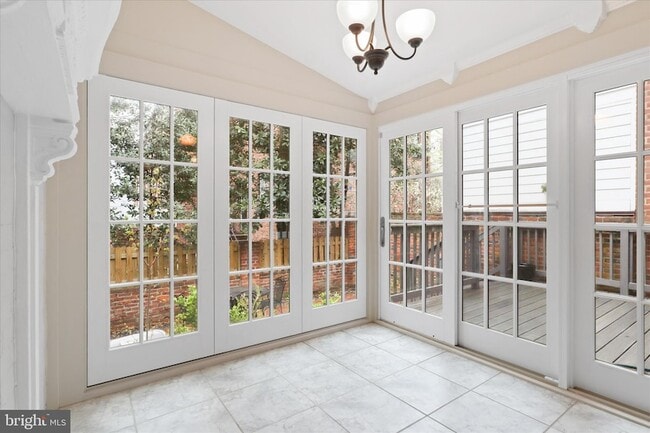 Building Photo - 414 Jefferson St