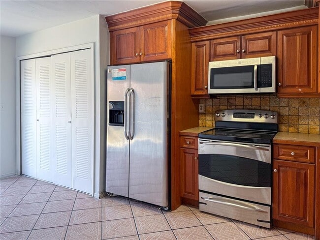 Building Photo - 1961 Continental Blvd