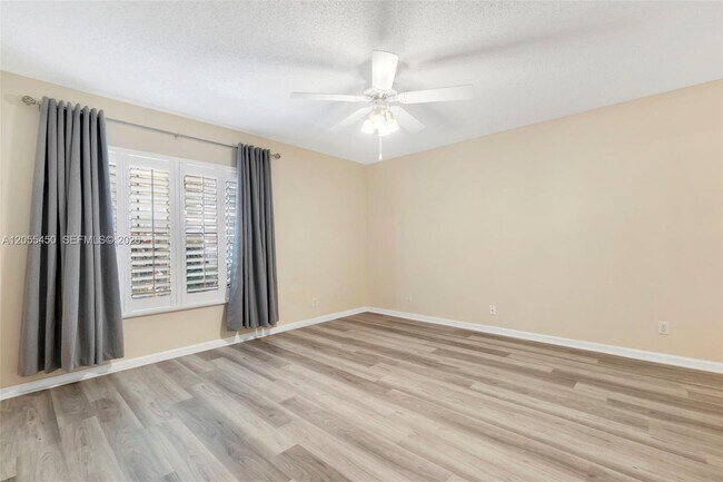 Building Photo - 7370 NW 61st Terrace