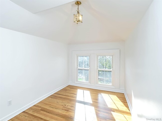 Building Photo - 26 Summit Ave