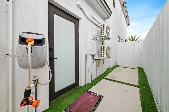 Building Photo - 13535 SW 184th Ter