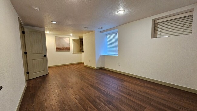 Building Photo - Modern Park Hill Home