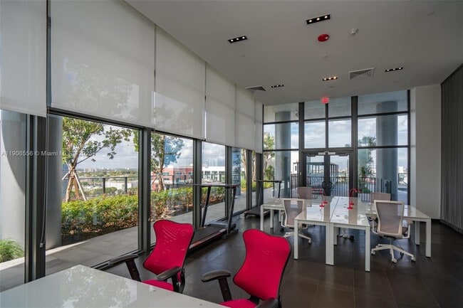 Building Photo - 1600 NE 1st Ave