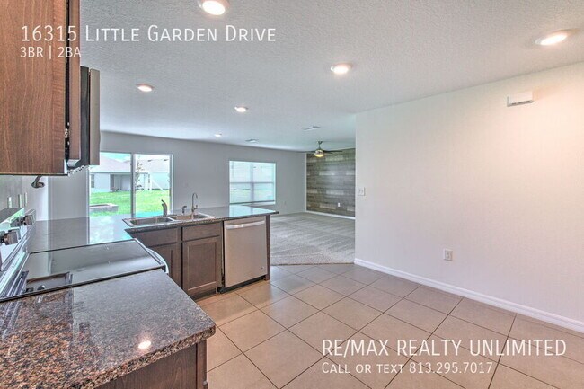 Building Photo - 16315 Little Garden Dr