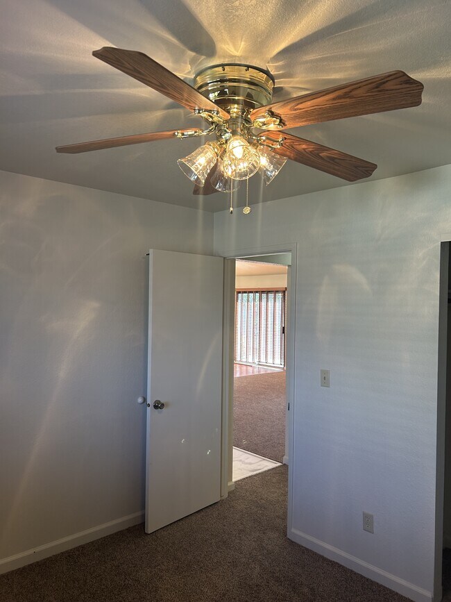 Building Photo - 2252 Southport Ln