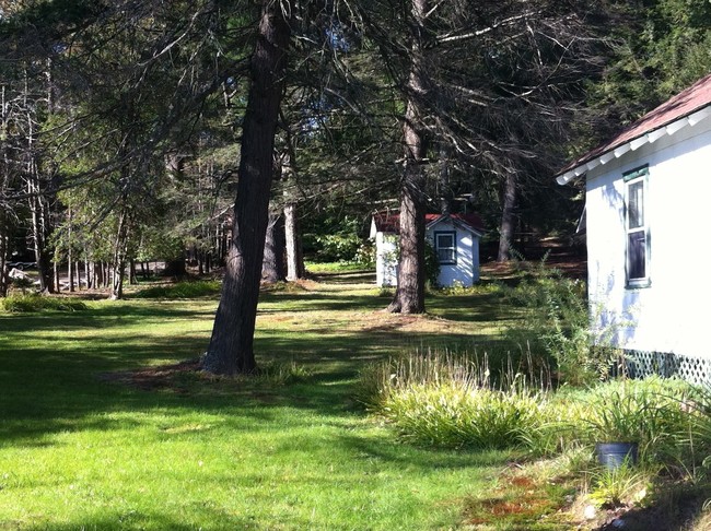 Second cottage on right - White Lake/Bethel Woods