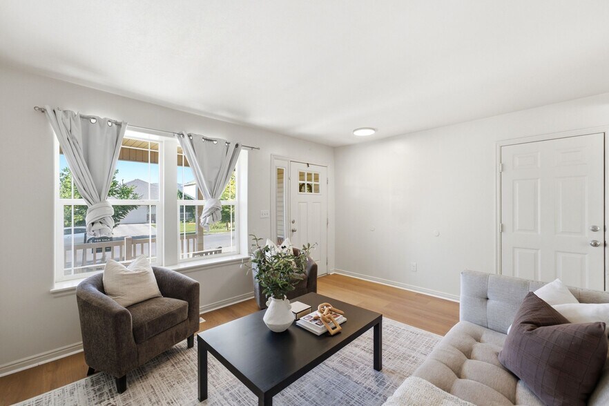 Building Photo - 3687 E Royal Troon Dr