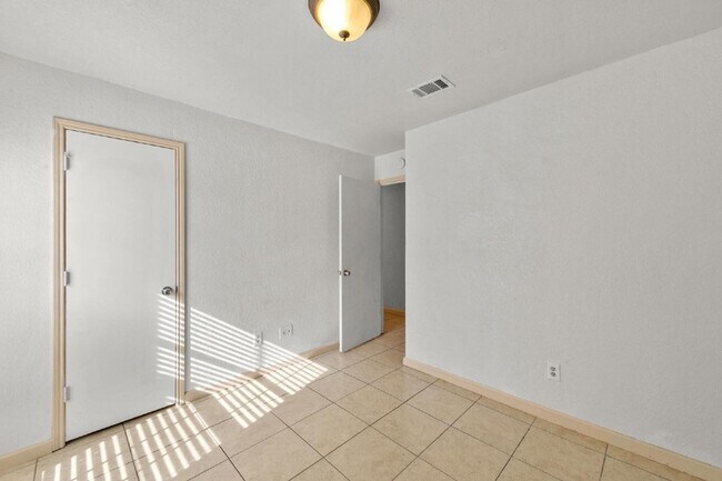 Building Photo - 8510 Gatlinburg Dr