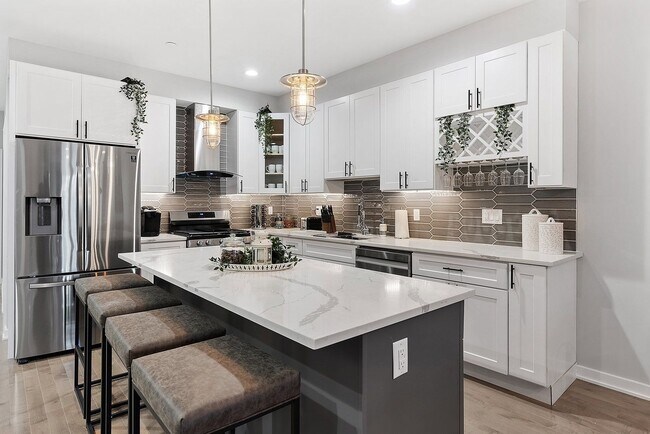 Building Photo - 1611 N 27th St