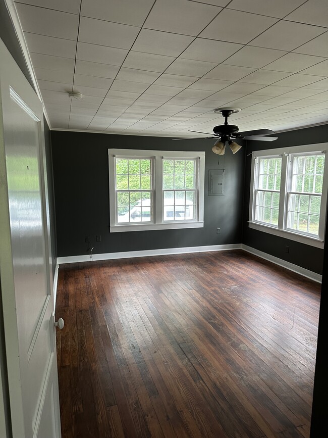 Building Photo - 1846 FM555