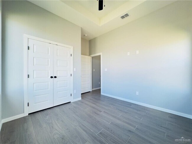 Building Photo - 43 N Woody Rd