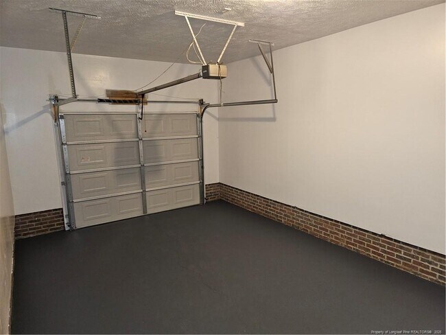 Building Photo - 1200 Renee Ct