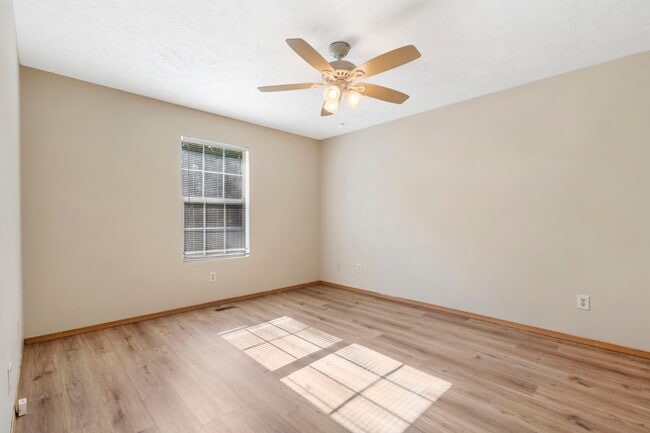 Building Photo - 1324 N Forest Ave