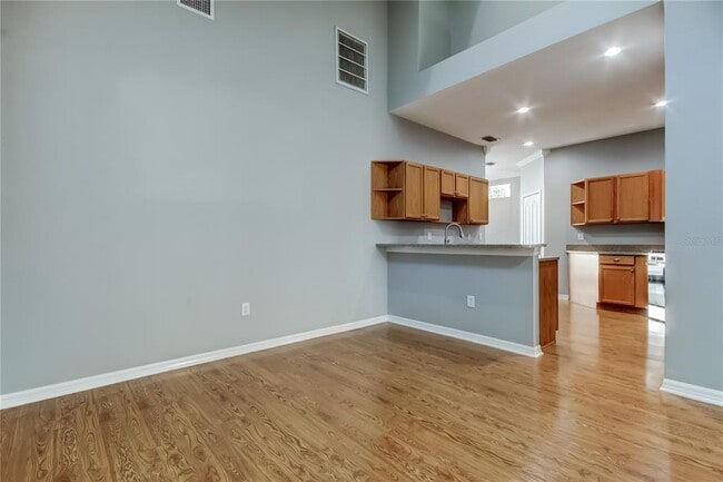 Building Photo - 9002 Spring Garden Way