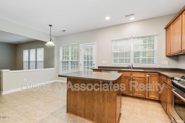 Building Photo - 2101 Addenbrock Dr