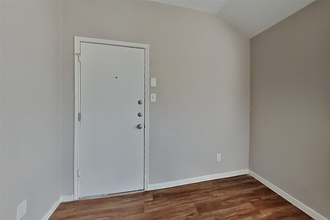 Building Photo - 16716 Foursquare Dr