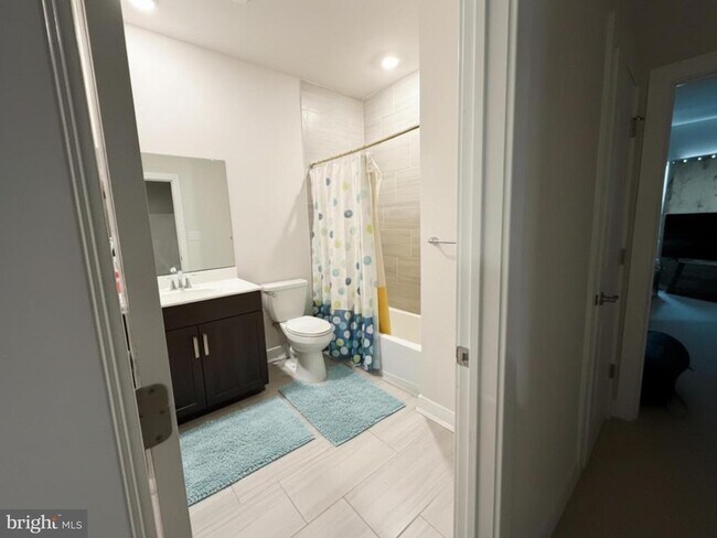 Building Photo - 16 Lochiel Ln