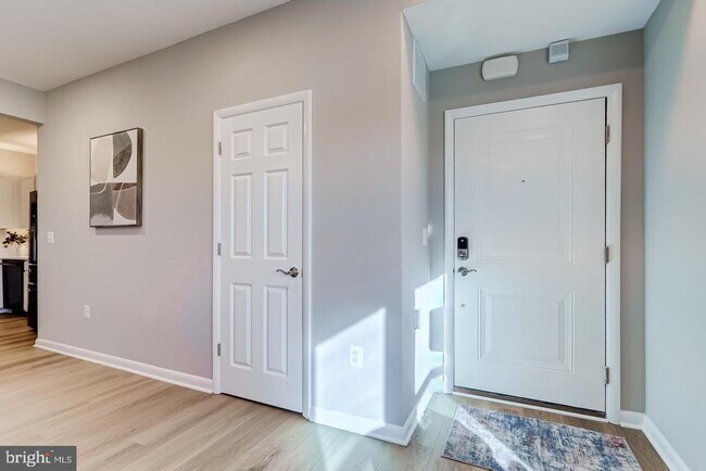 Building Photo - 44848 Tiverton Sq