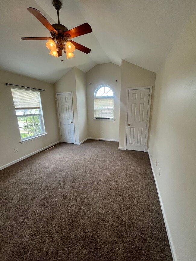 Building Photo - 9 Maria Ln