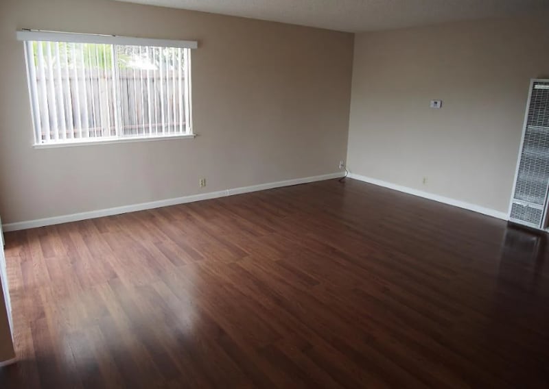 Building Photo - 1563 Valle Vista Ave