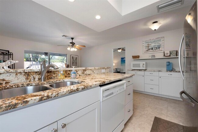 Building Photo - 6552 Waterford Cir