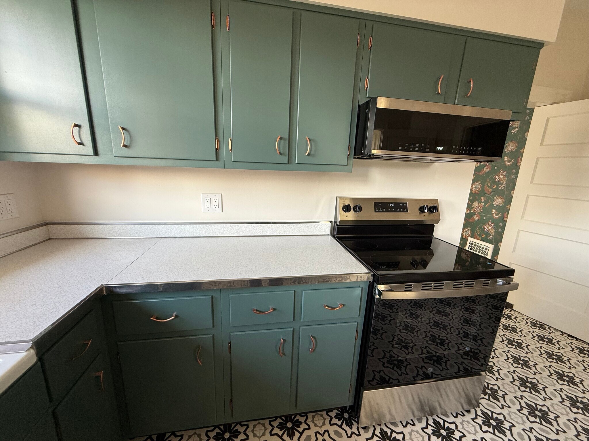 Kitchen - 10 Rockledge Rd