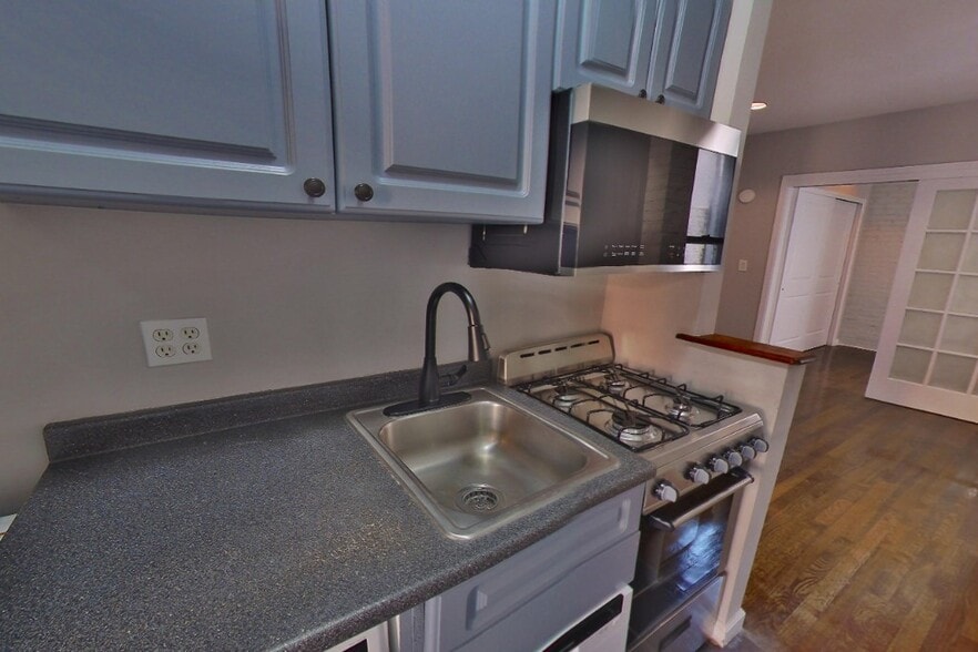 Primary Photo - 416 E 13th St