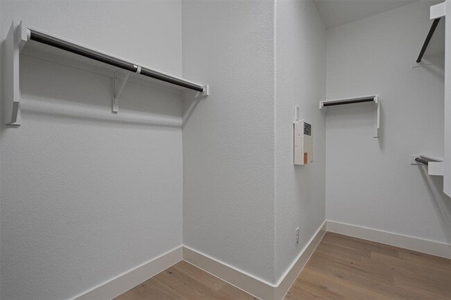 Building Photo - 5049 Veranda Ter