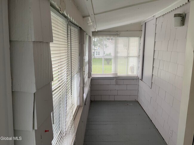 Building Photo - 160 Jackson St