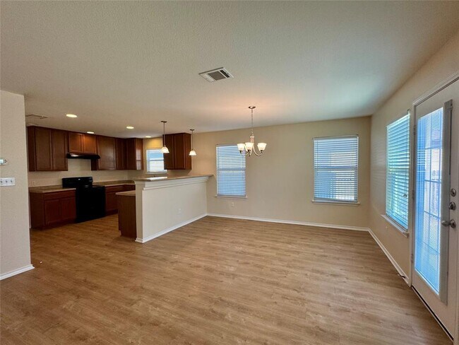 Building Photo - 291 Gina Dr