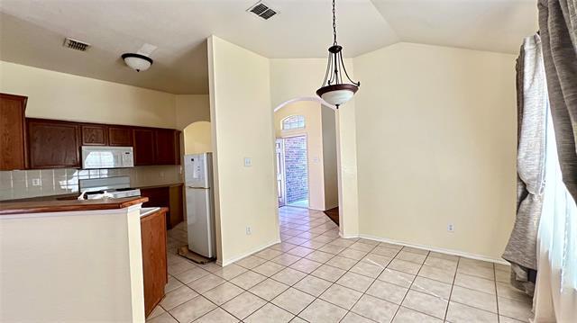 Building Photo - 203 Waterford Dr