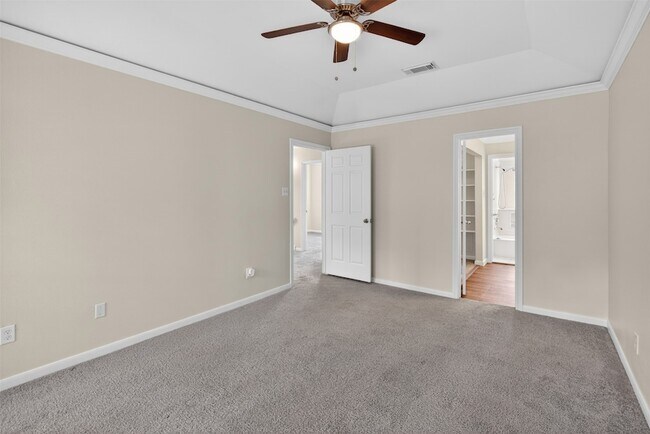 Building Photo - 5515 Strack Rd