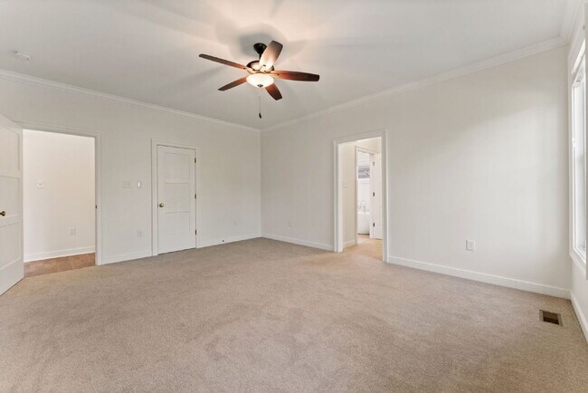 Building Photo - Spacious 5 Bedroom Home in Rountrey (Newmarket Section) – 3,555 Sq Ft – $4,350/mo