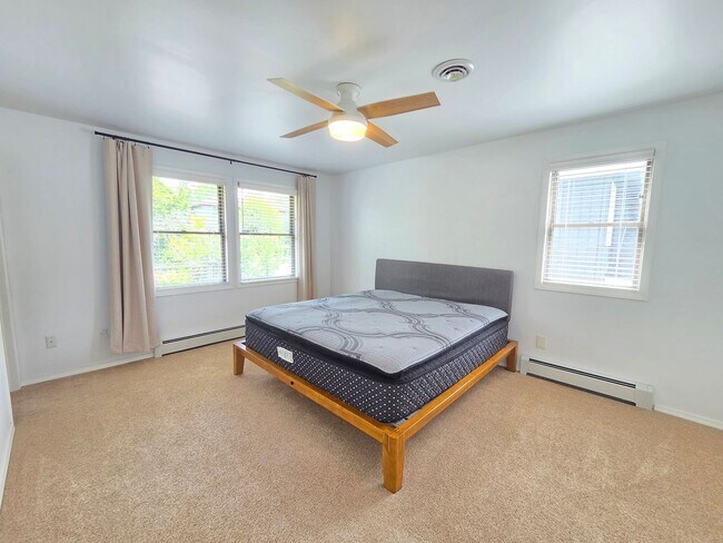 Building Photo - $3,050 - 4 Bed / 2.5 Bath Beautiful Home in Upper South Hill