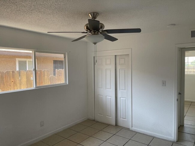 Building Photo - 4438 E Dakota Ave