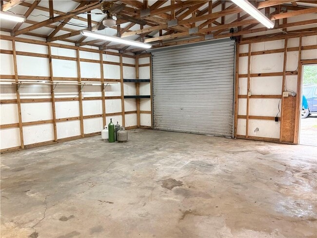 Building Photo - 169 Deer Chase Dr