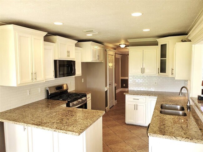 Building Photo - 3751 Pine Cone Trail