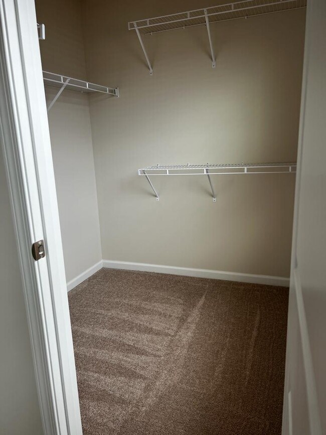 Building Photo - 1108 Meadow Run