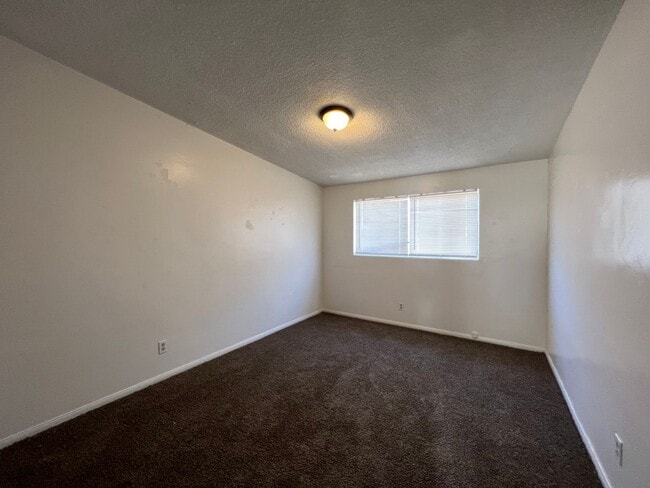 Building Photo - 608 E Fredricks St