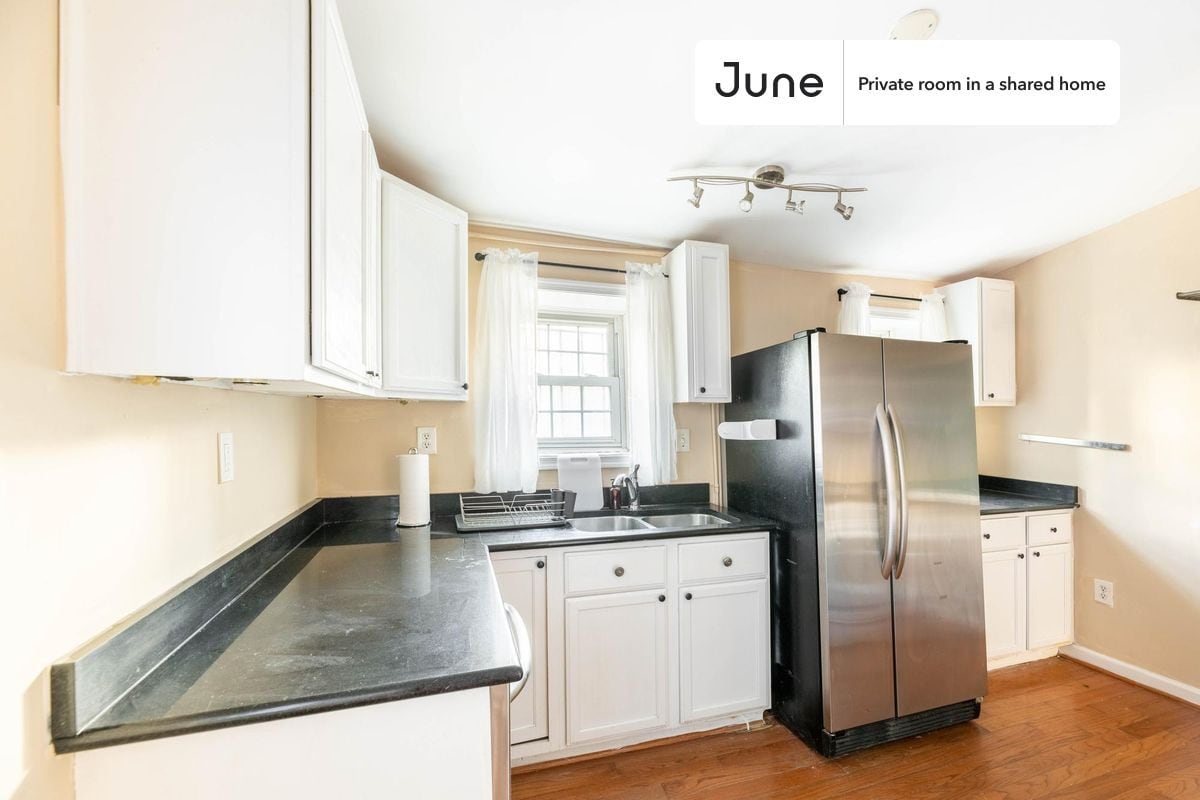Building Photo - Room in Shared 8 bed/3.5 bath home