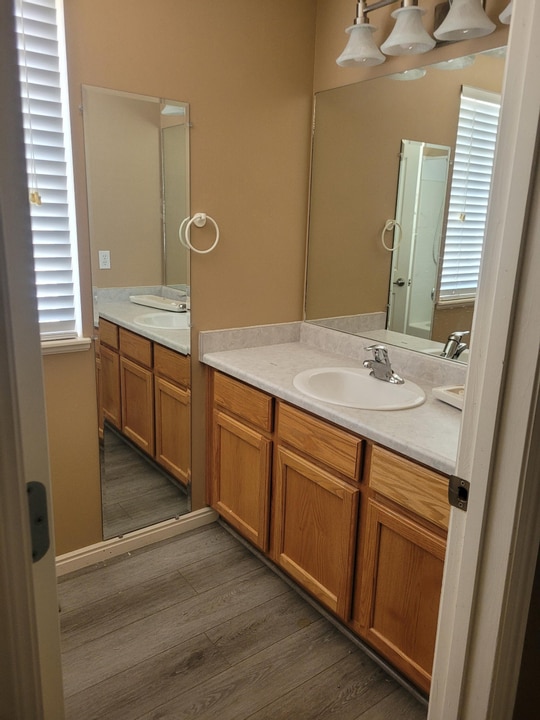 Building Photo - 5555 Geronimo Way